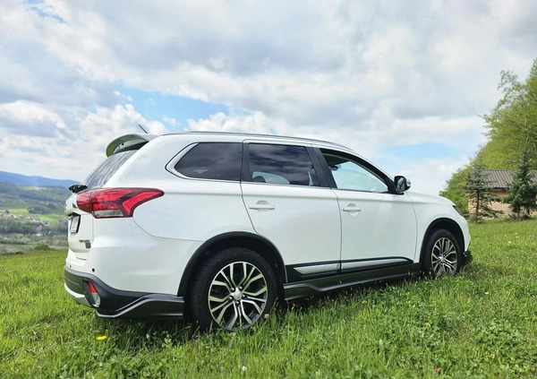 Mitsubishi Outlander cena 75800 przebieg: 137700, rok produkcji 2015 z Łosice małe 191